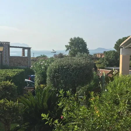 Baia Caddinas Casa Con Vista Mare Сasa de vacaciones *